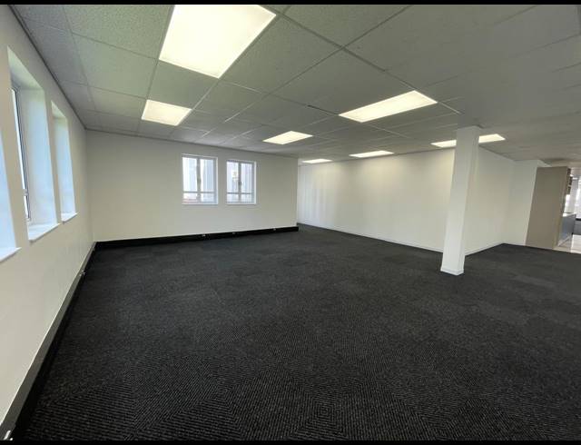 376M² OFFICE TO LET IN BRYANSTON